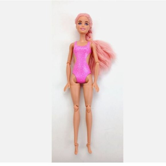 Mattel Lot of 4 Barbie Dolls Mixed Styles/Outfits Pre-Owned Excellent Condition - Picture 8 of 13